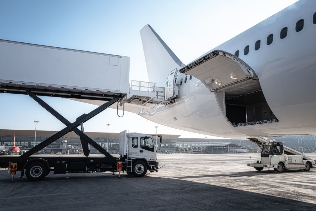 Top Motivators for Using Airport Shuttle Services - Jiffy Jeff Transportation